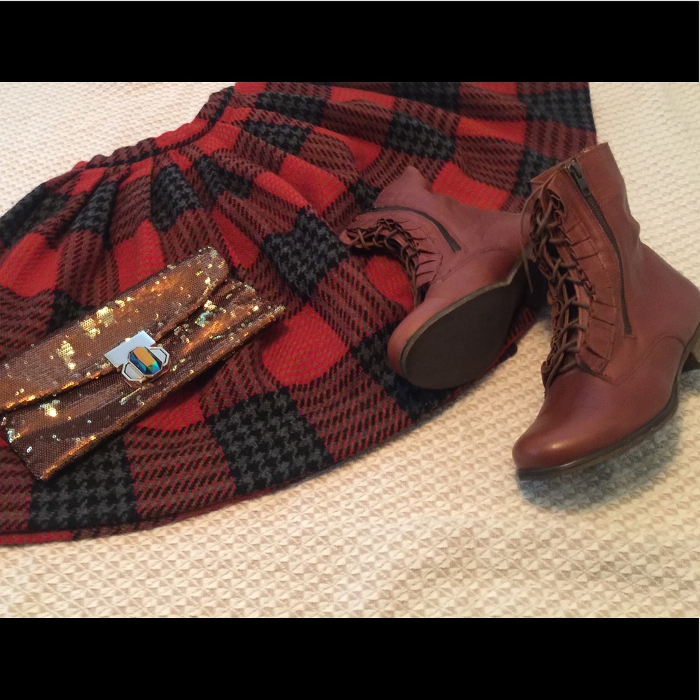 Vintage school girl 👧 pleated plaid skirt